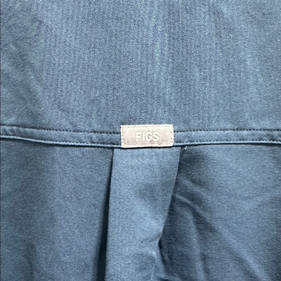 NWT FIGS Women's Dark Harbor Rafaela Oversized Scrub Top - Picture 8 of 8